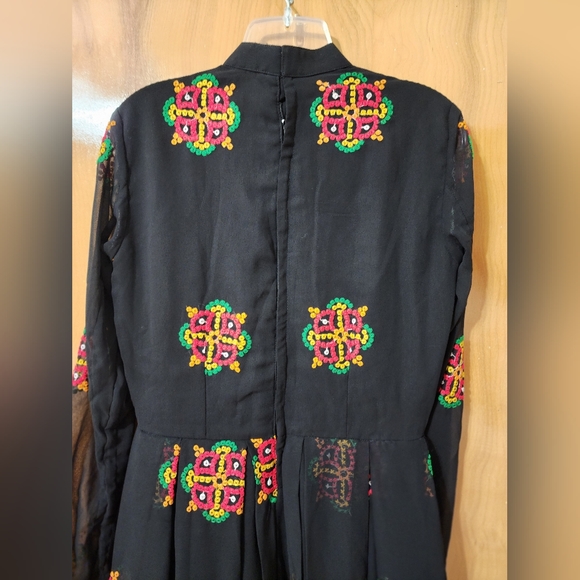 A long dress - Picture 3 of 5